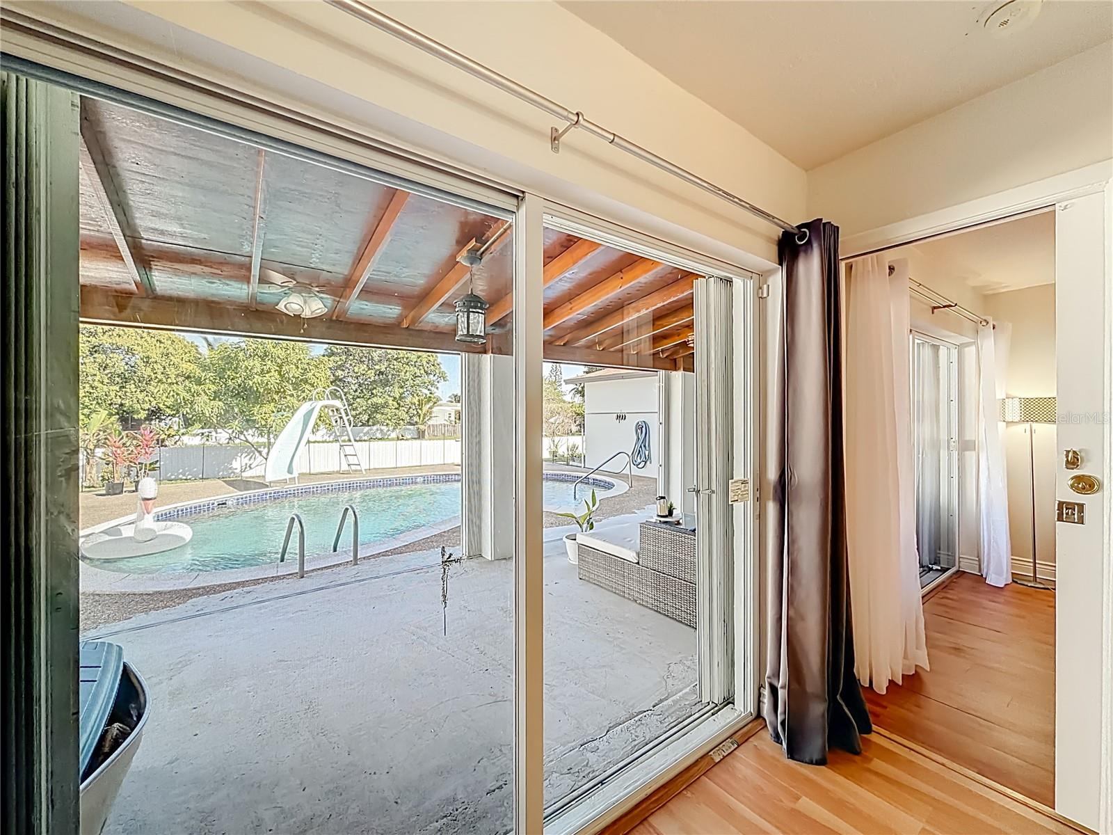 Image 34 of 47 For 2913 Dolphin Drive