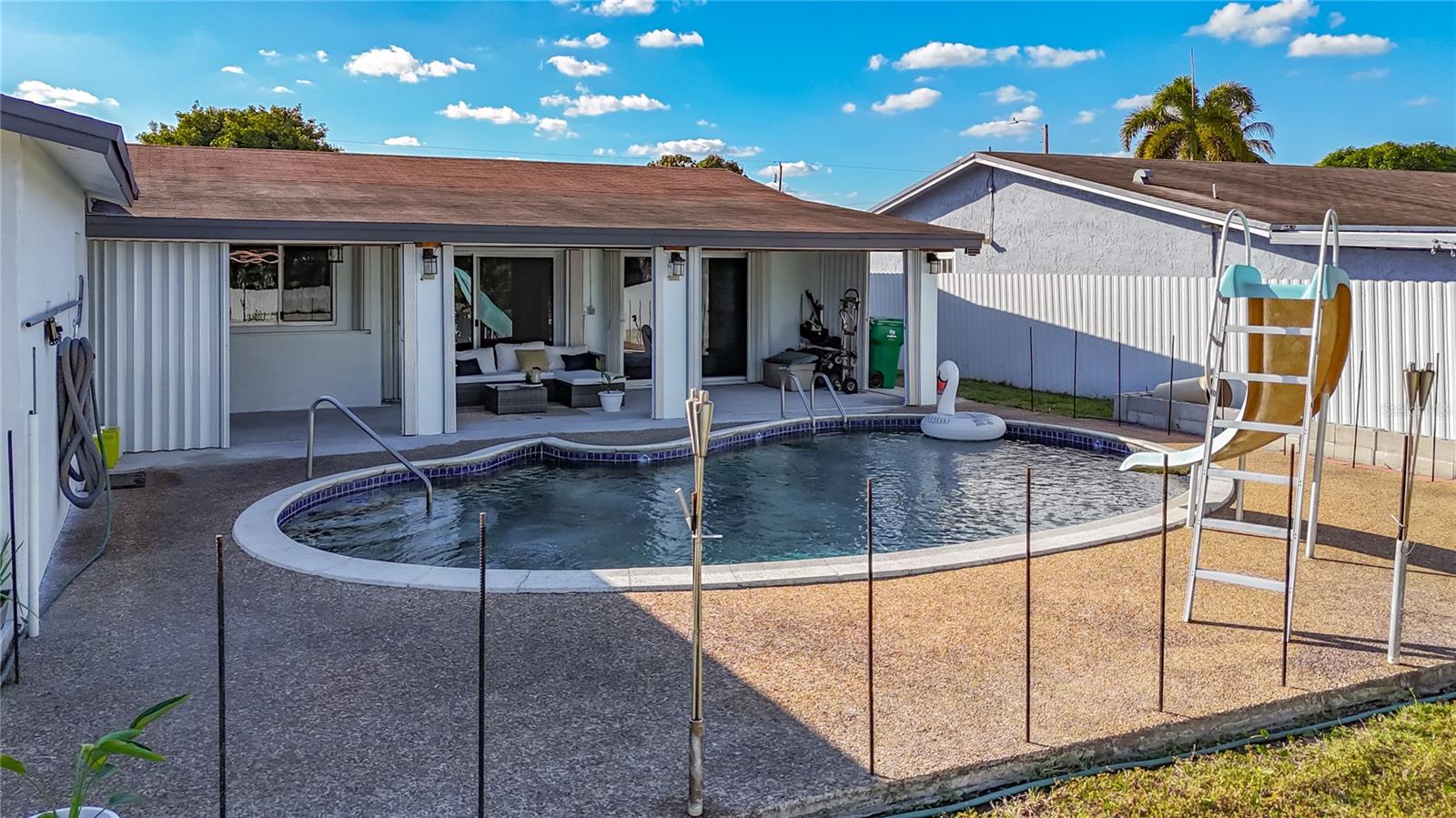 Image 39 of 47 For 2913 Dolphin Drive