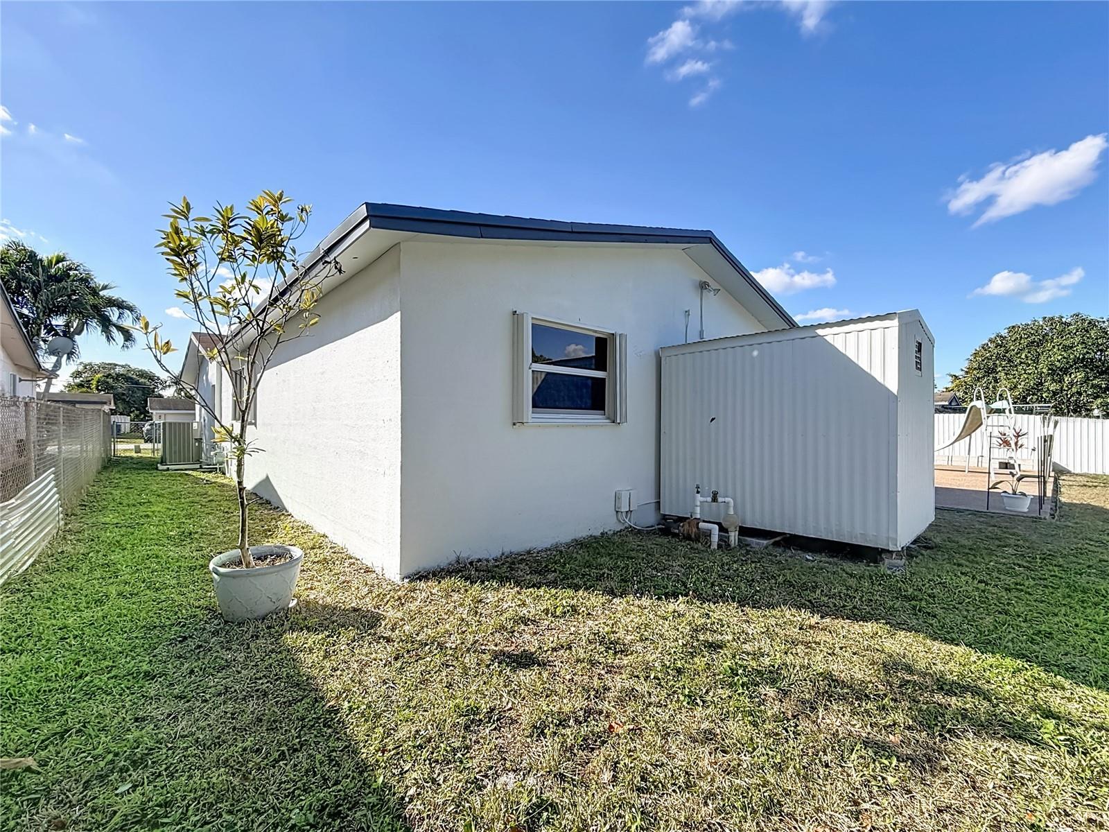 Image 40 of 47 For 2913 Dolphin Drive