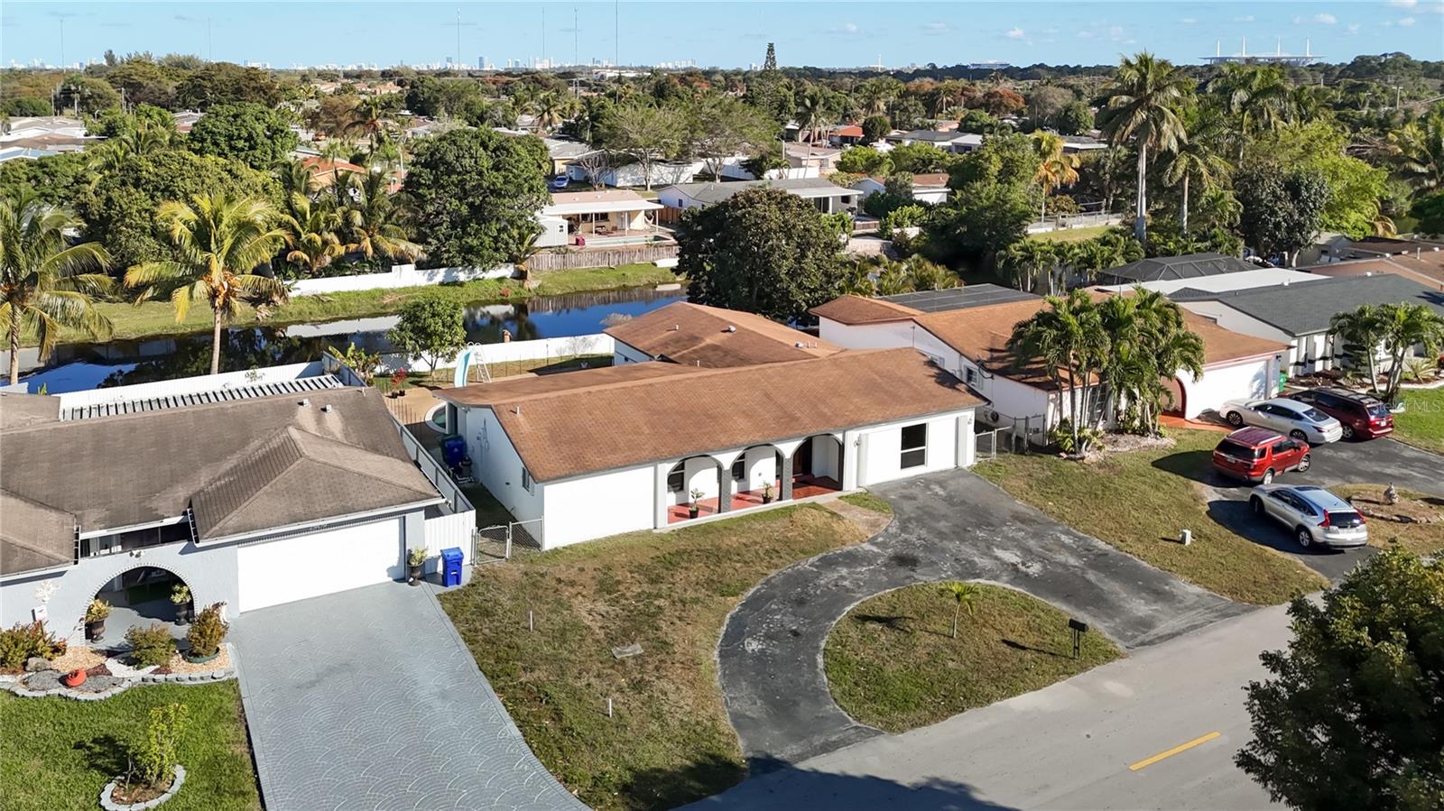 Image 41 of 47 For 2913 Dolphin Drive