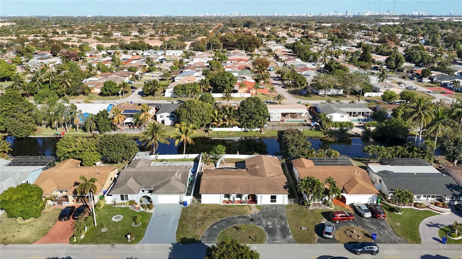 Image 43 of 47 For 2913 Dolphin Drive