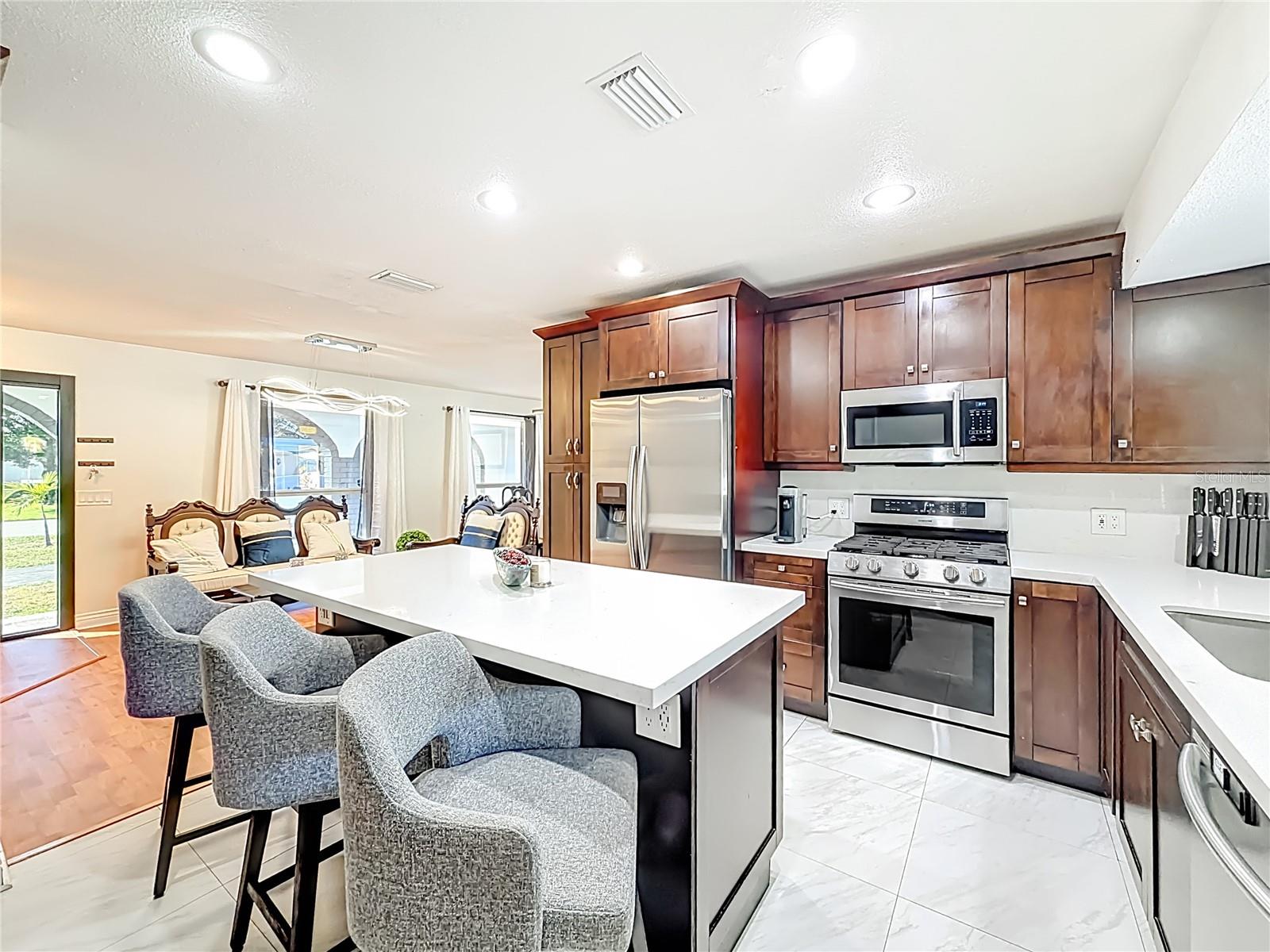 Image 6 of 47 For 2913 Dolphin Drive