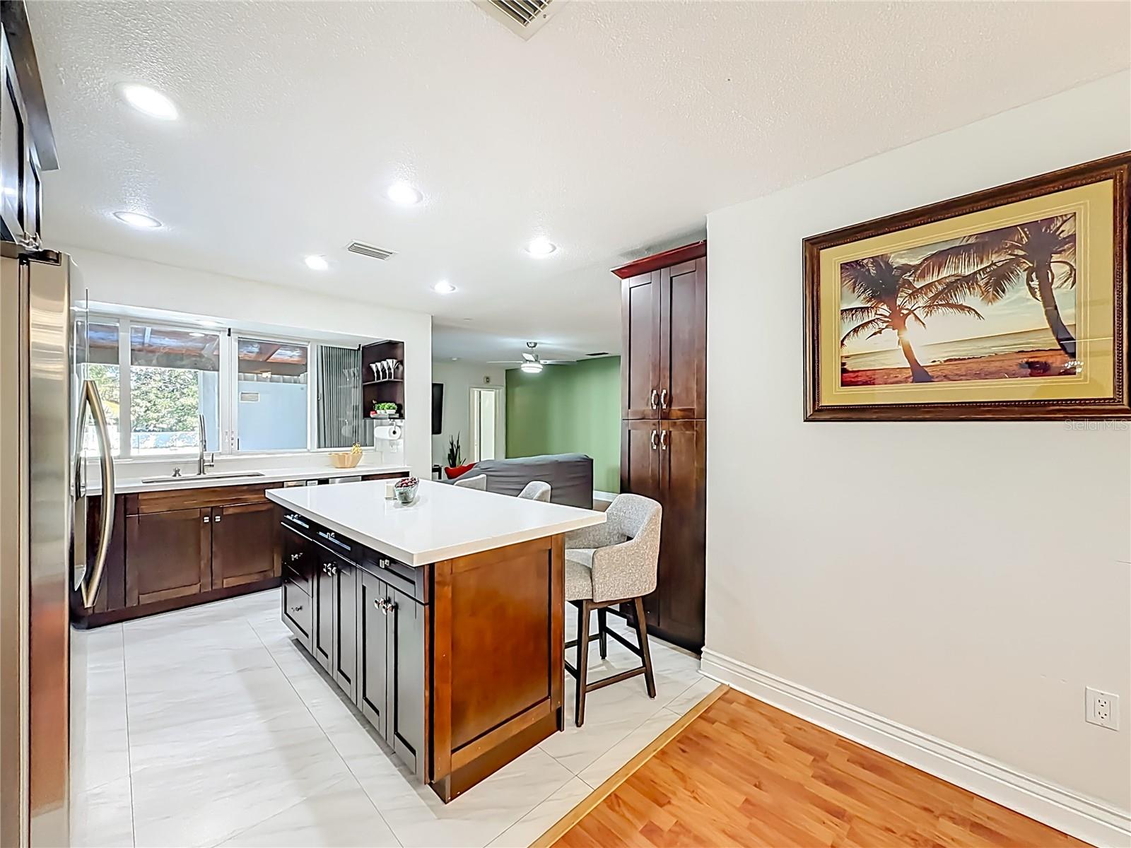 Image 7 of 47 For 2913 Dolphin Drive