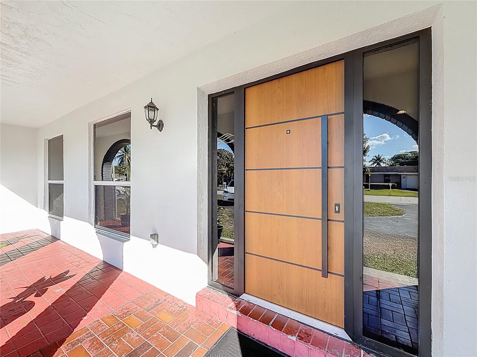 Image 9 of 47 For 2913 Dolphin Drive