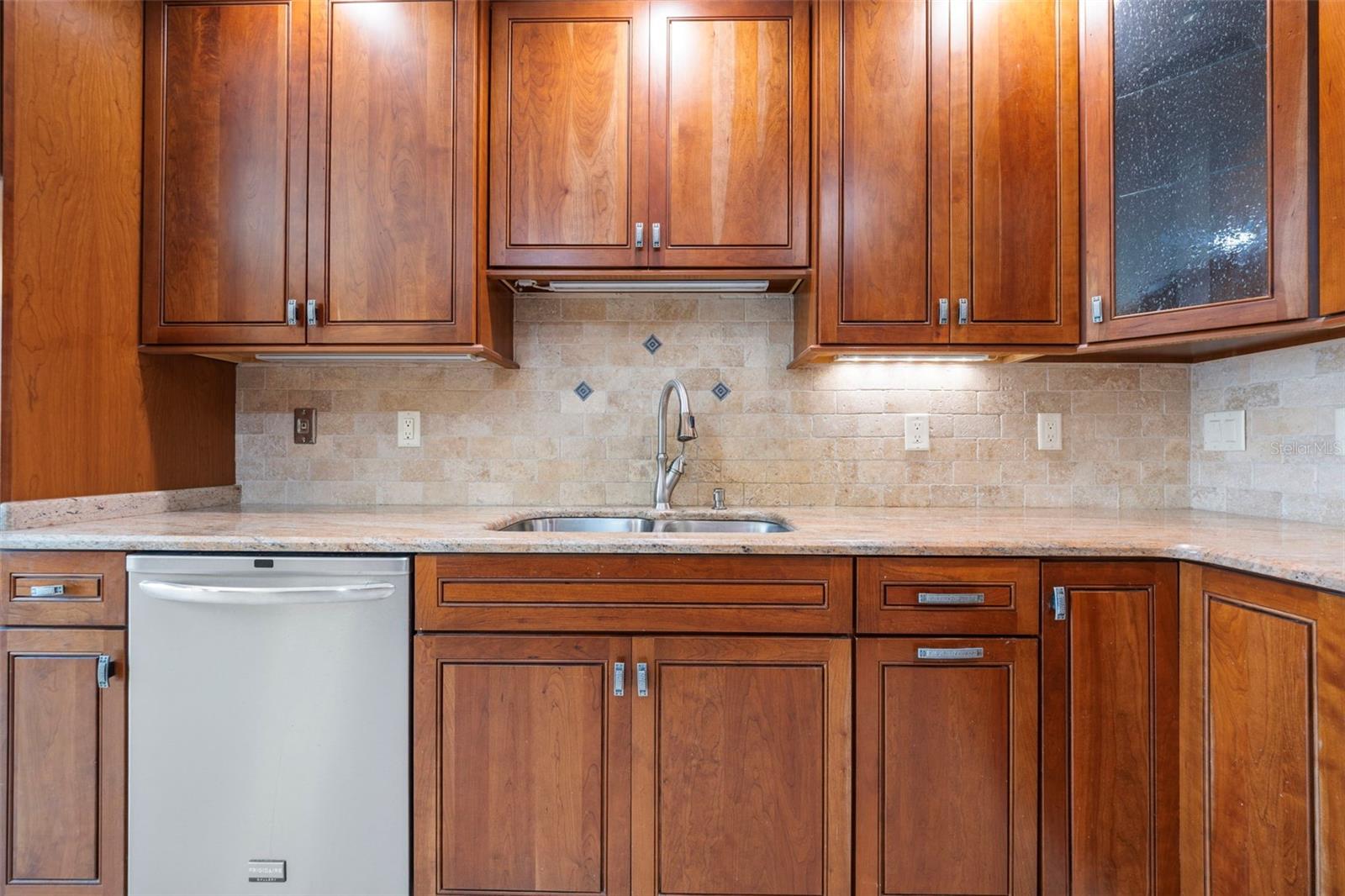 Image 17 of 71 For 3909 Hudson Lane