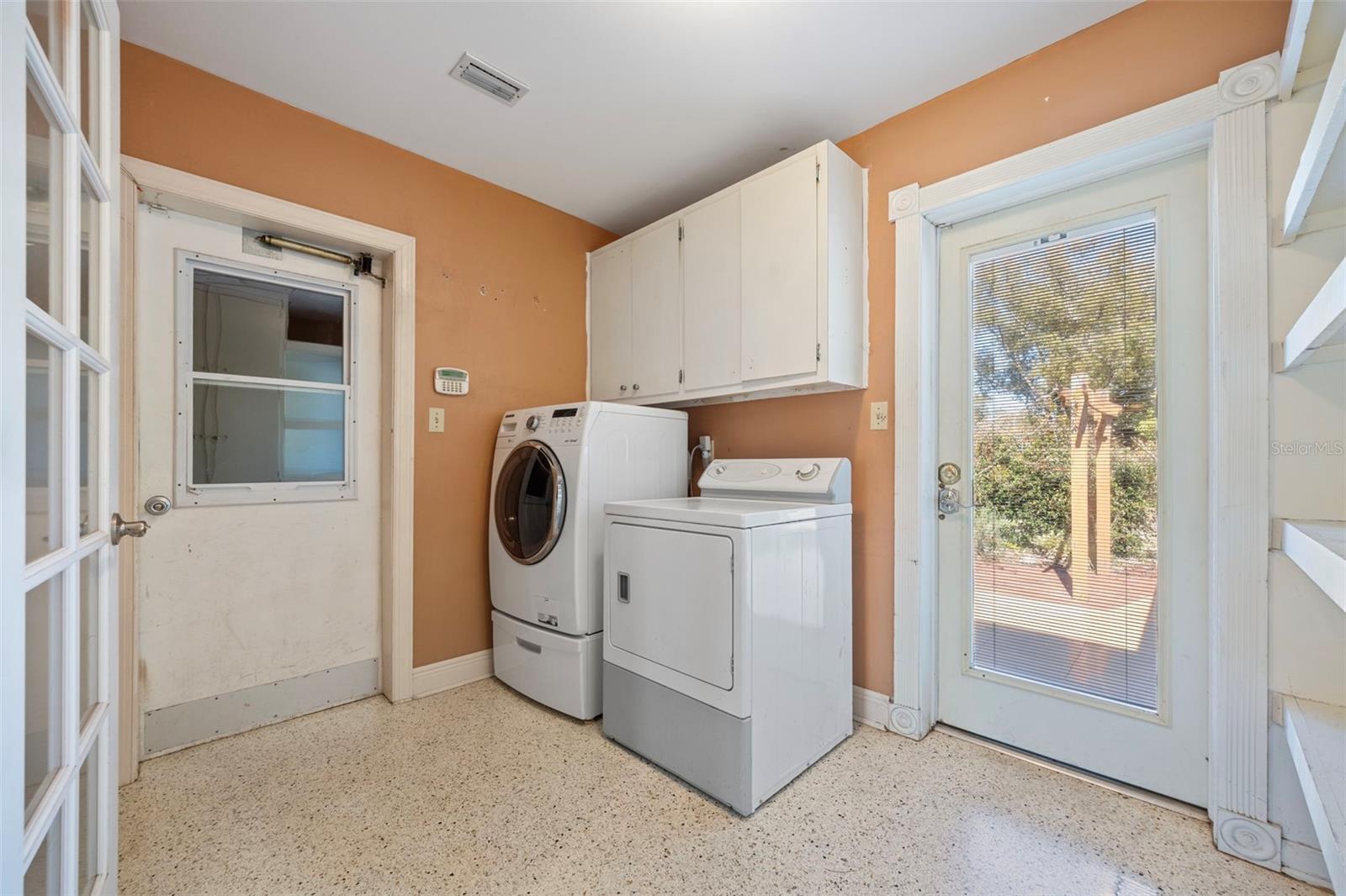 Image 21 of 71 For 3909 Hudson Lane