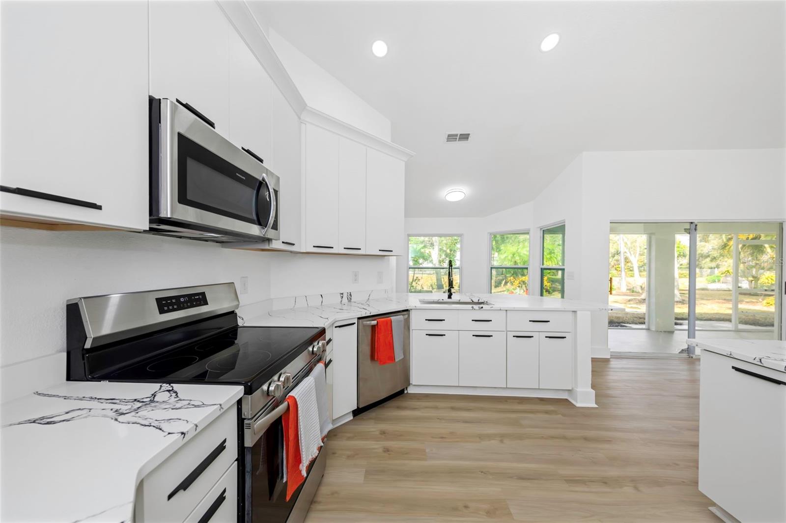 Image 8 of 42 For 2617 Bellhurst Drive