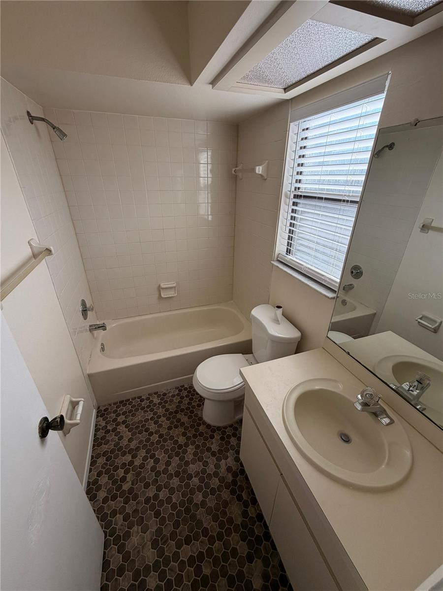 Image 14 of 23 For 533 Curlew Place 533