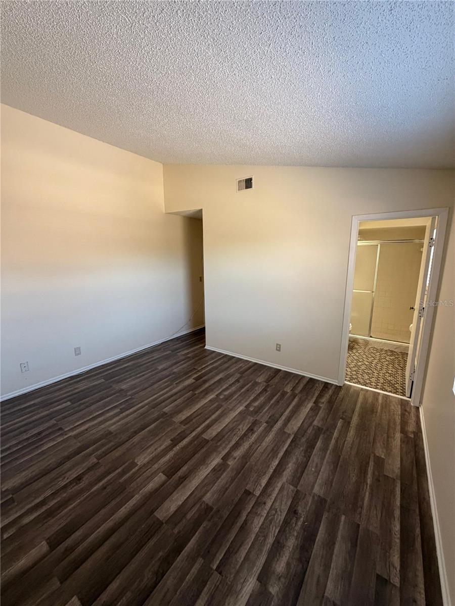 Image 9 of 23 For 533 Curlew Place 533