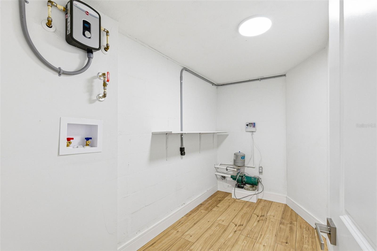 Image 27 of 49 For 6338 Nashua Drive