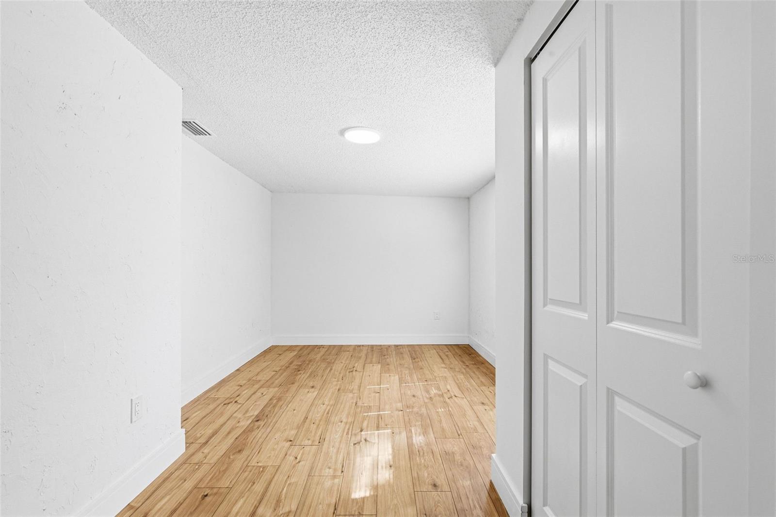 Image 28 of 49 For 6338 Nashua Drive