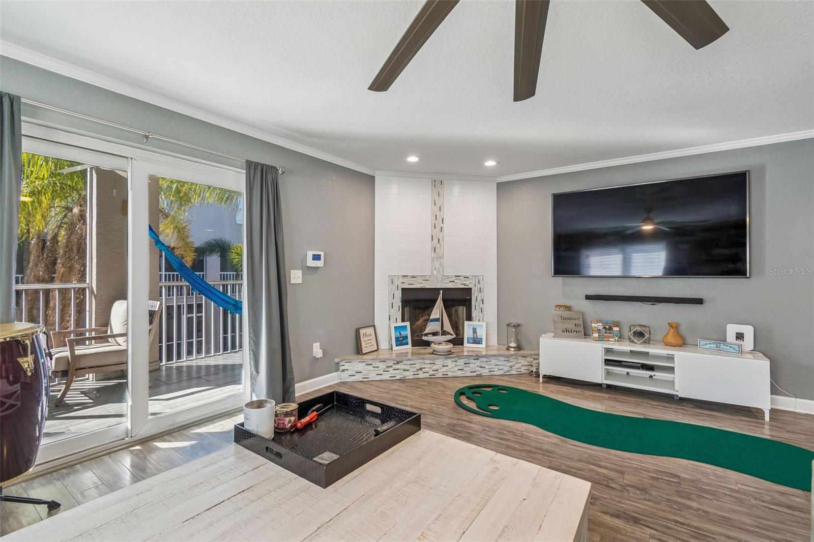 Image 12 of 33 For 1117 Pinellas Bayway S 301