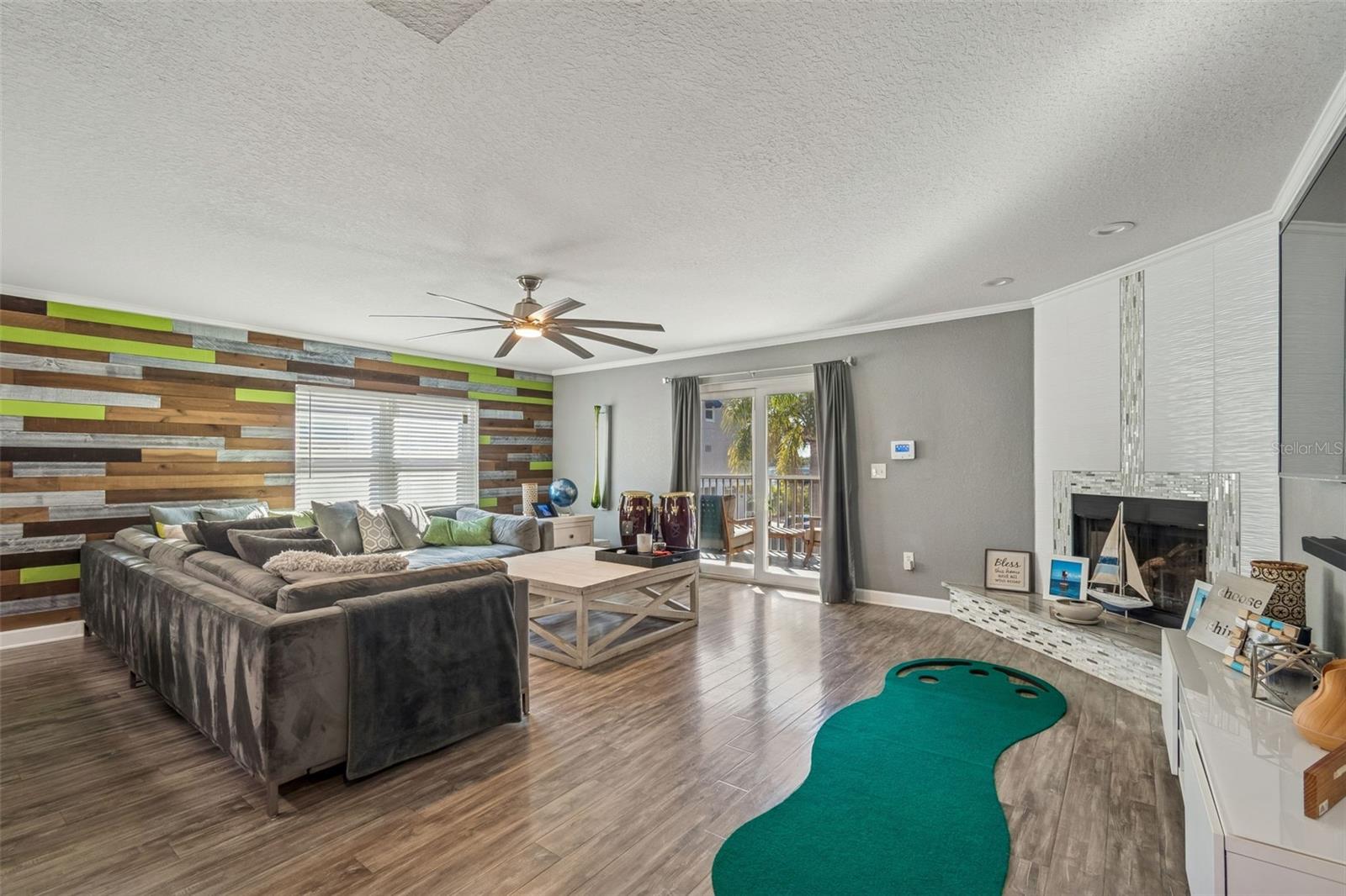 Image 14 of 33 For 1117 Pinellas Bayway S 301