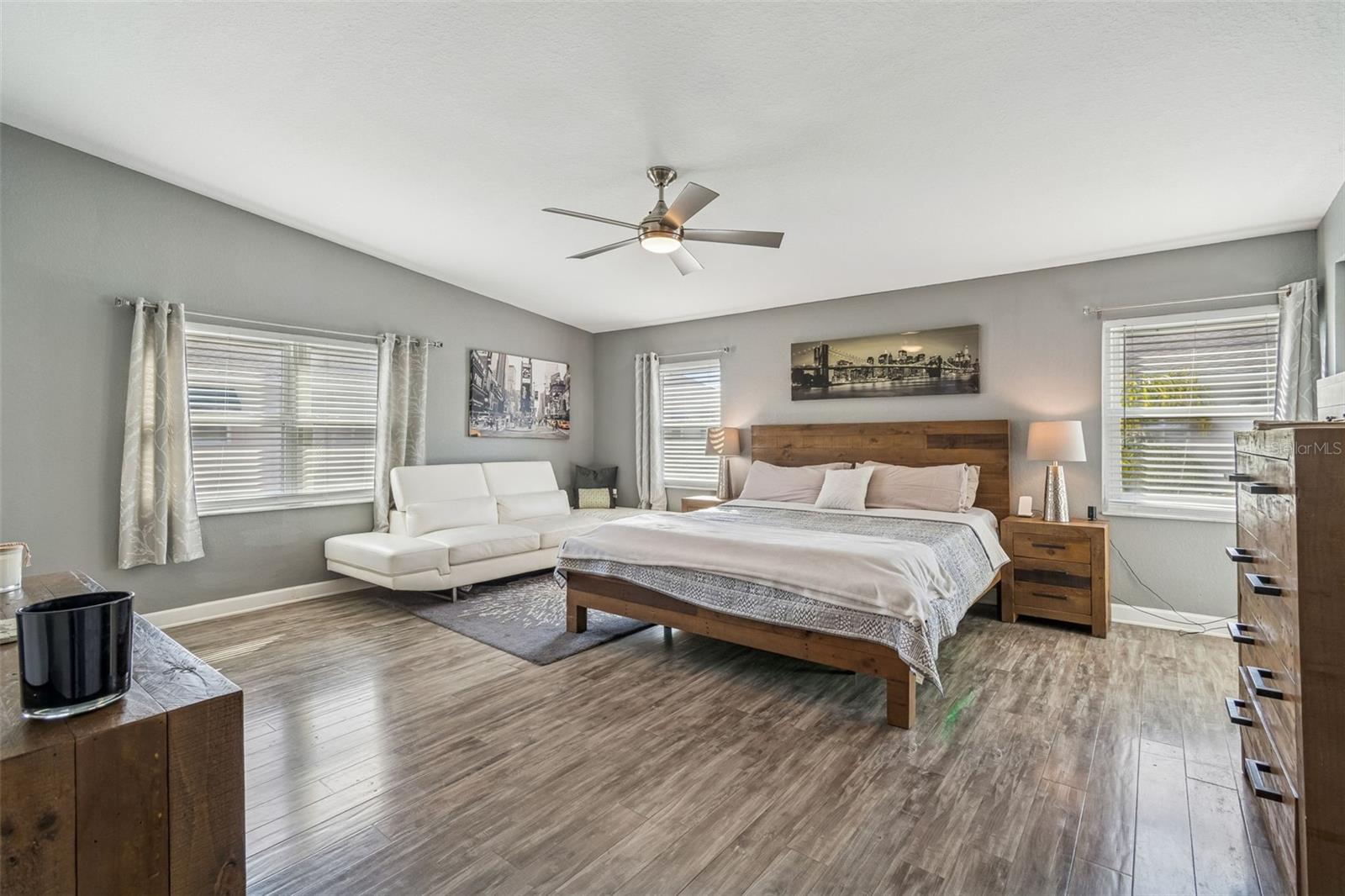 Image 18 of 33 For 1117 Pinellas Bayway S 301