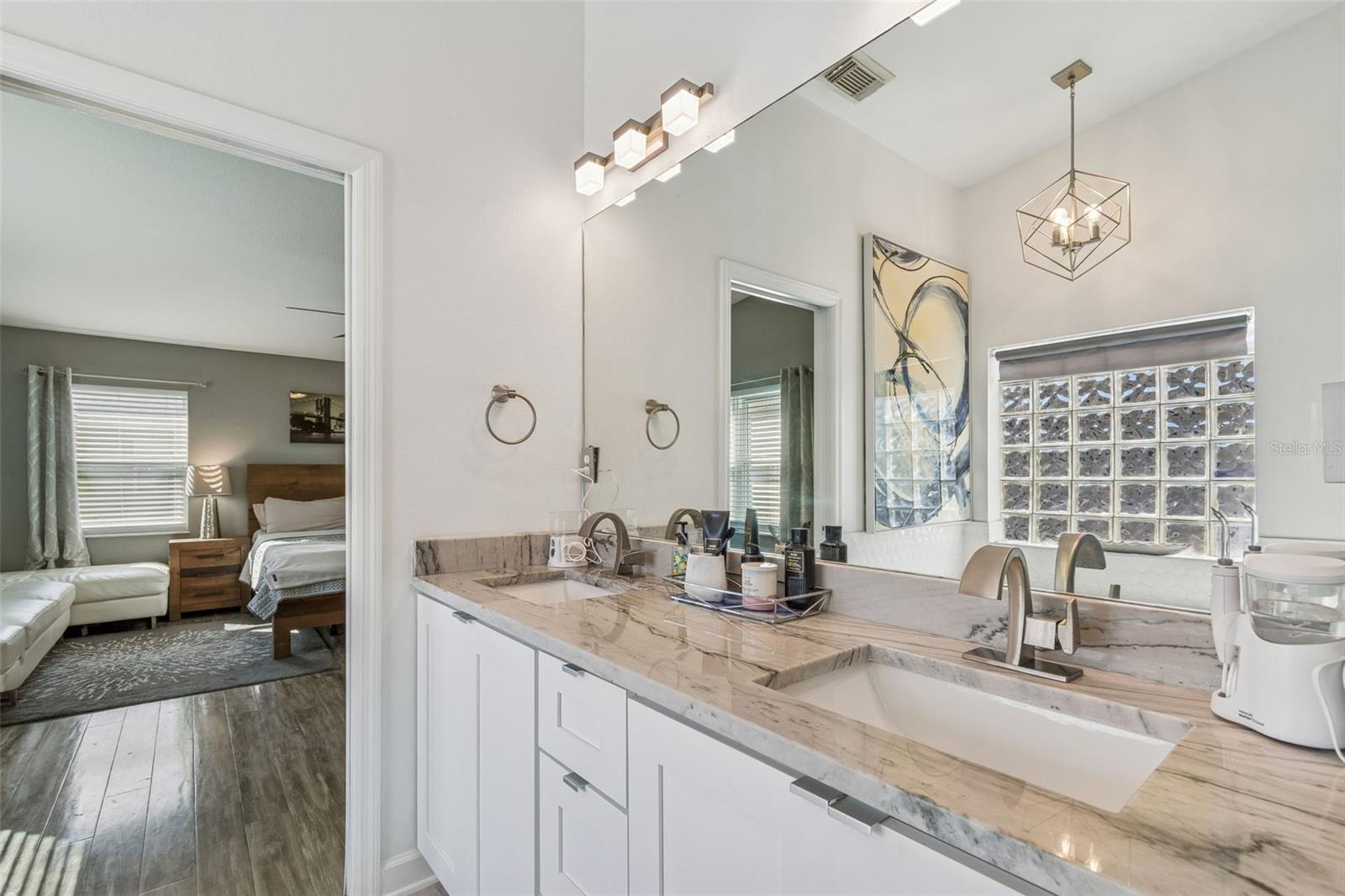 Image 21 of 33 For 1117 Pinellas Bayway S 301