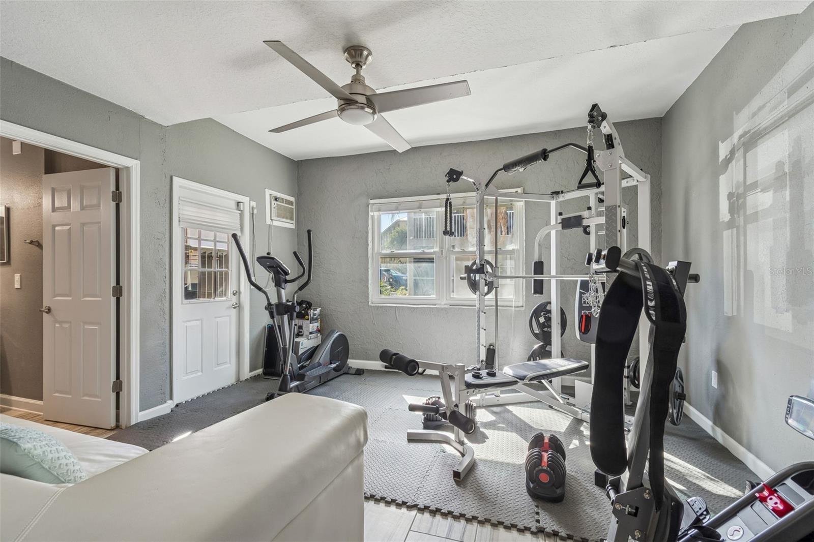 Image 25 of 33 For 1117 Pinellas Bayway S 301