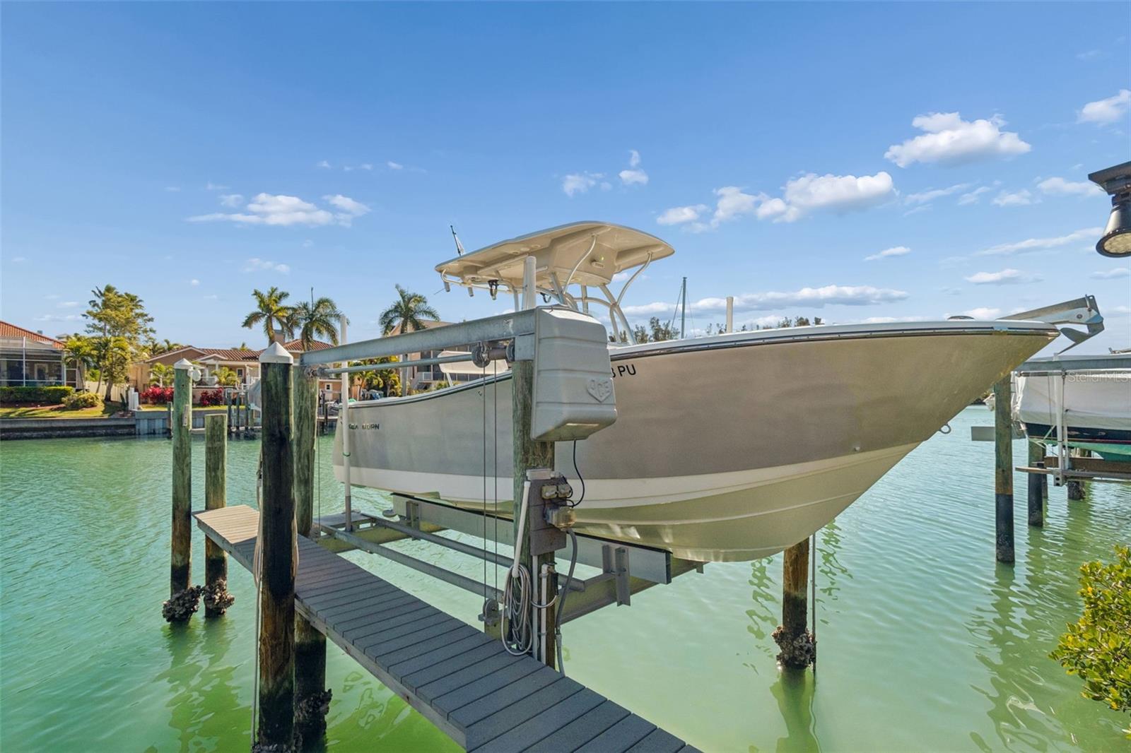 Image 4 of 33 For 1117 Pinellas Bayway S 301