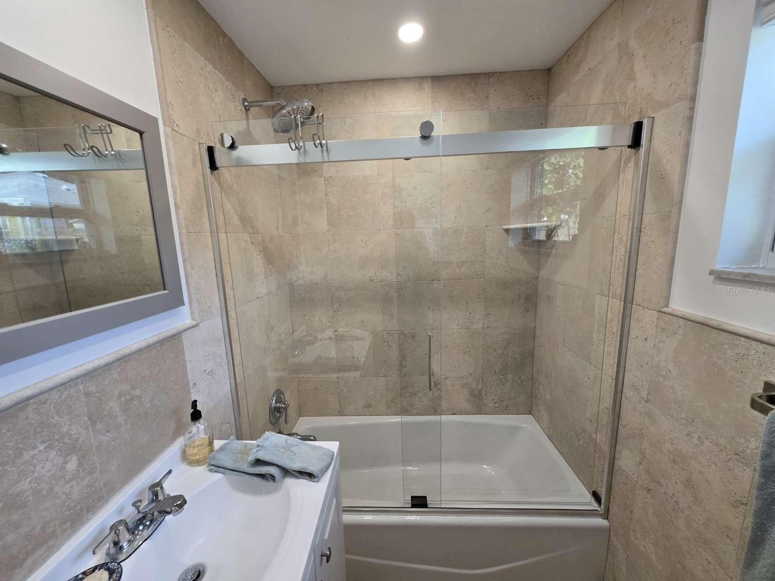 Image 16 of 33 For 751 Fox Street