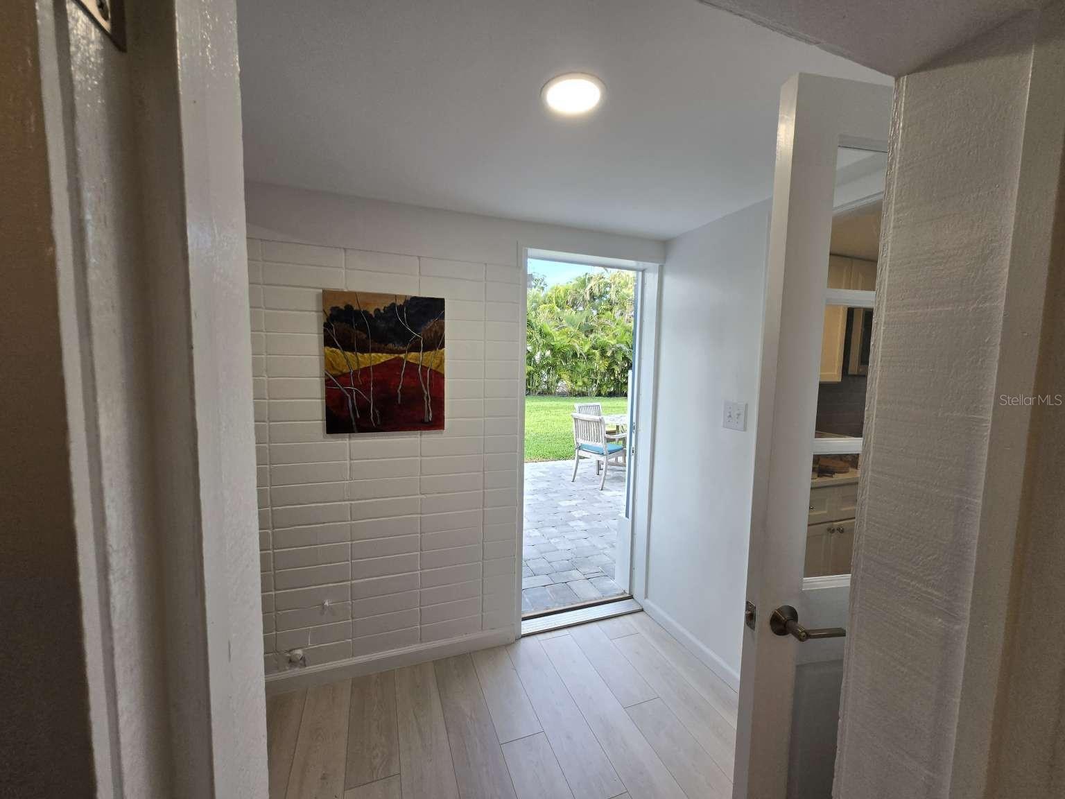 Image 21 of 33 For 751 Fox Street