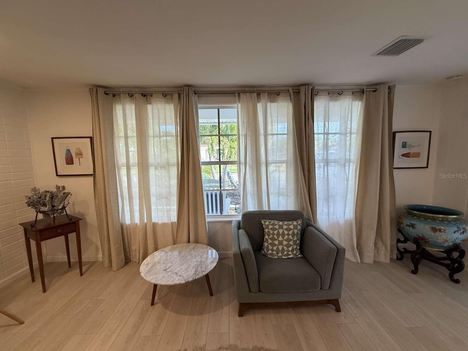 Image 5 of 33 For 751 Fox Street