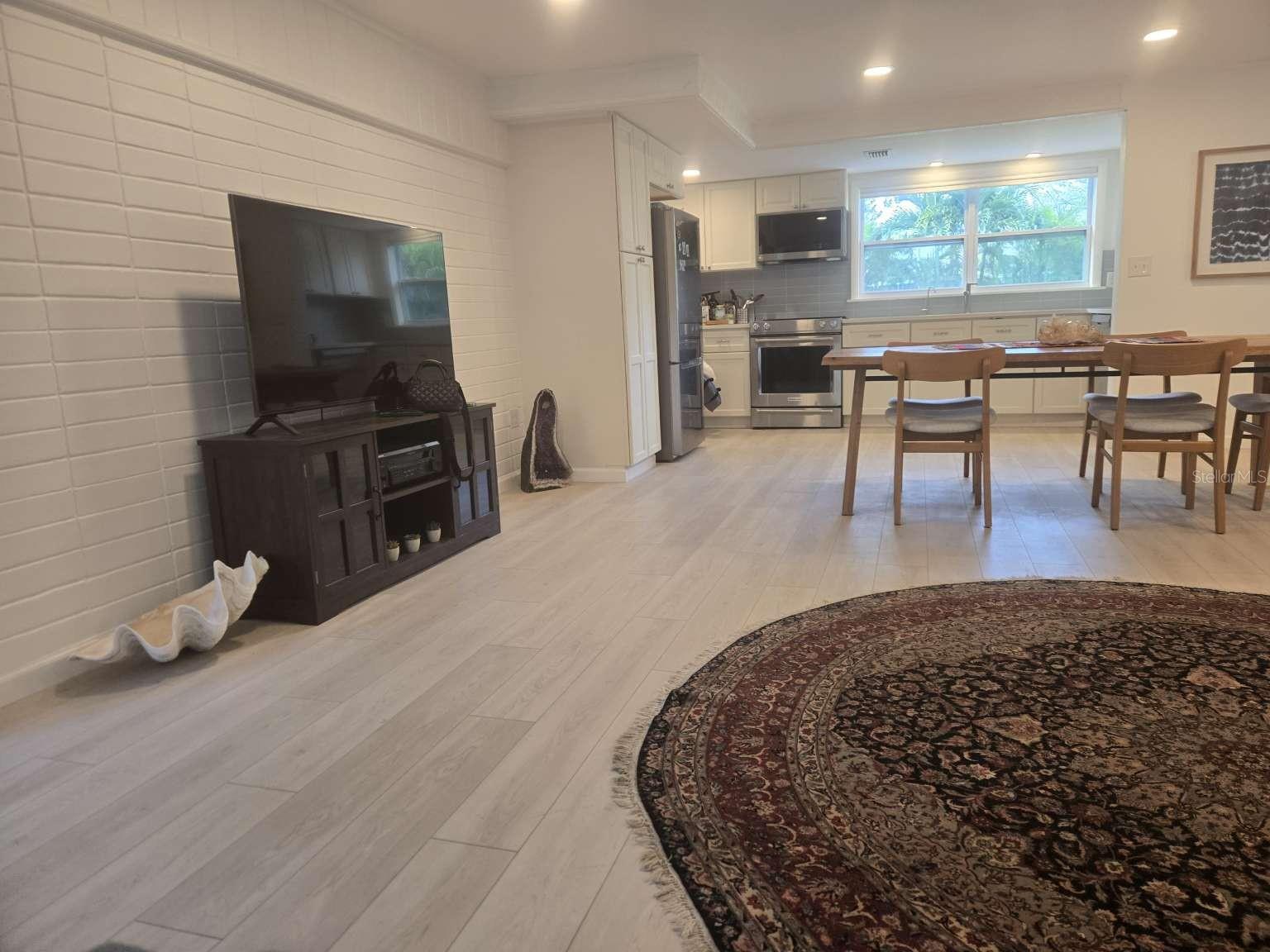 Image 6 of 33 For 751 Fox Street