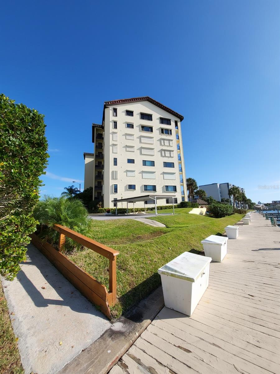 Image 16 of 23 For 650 Island Way 408