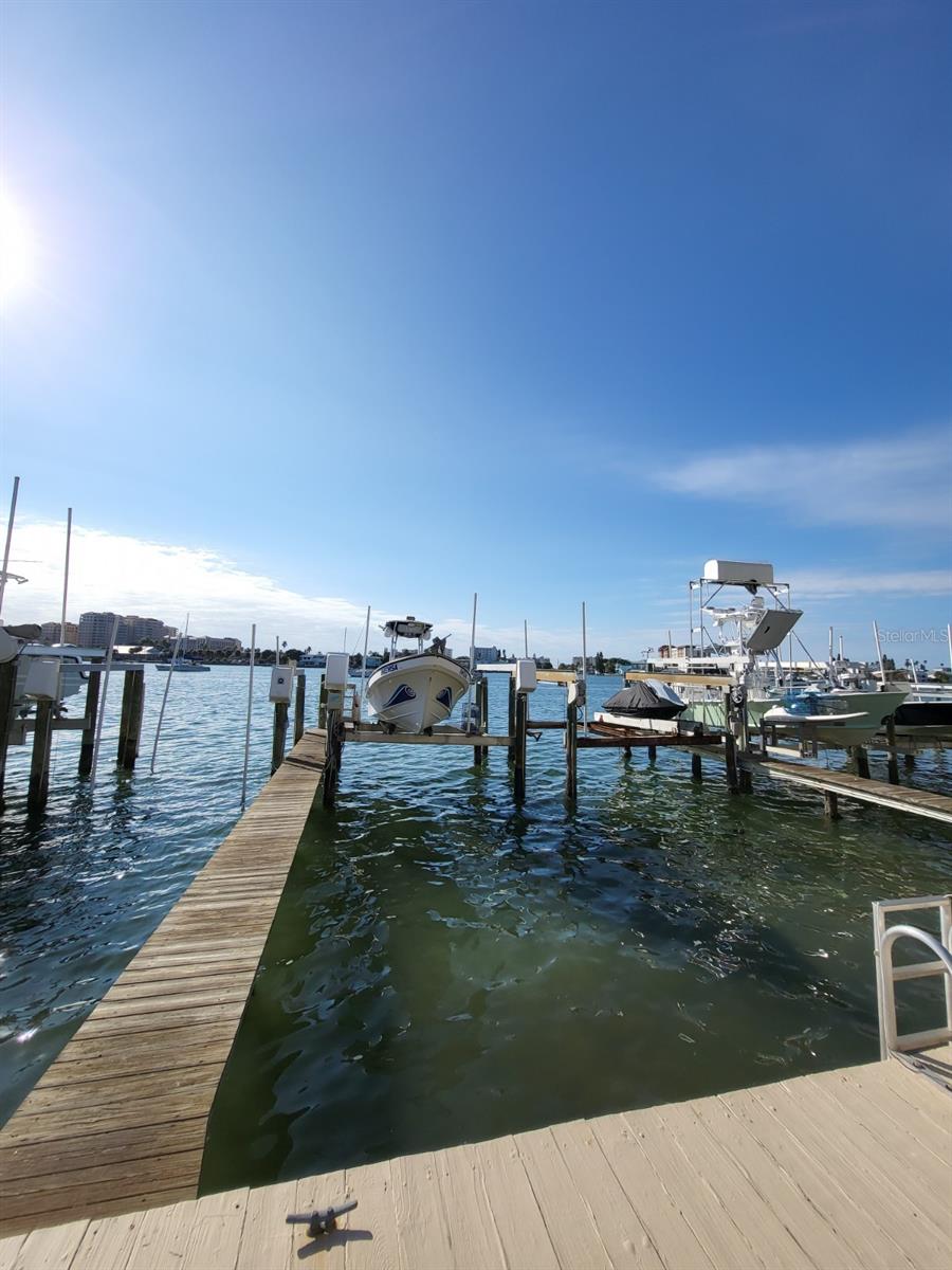 Image 19 of 23 For 650 Island Way 408