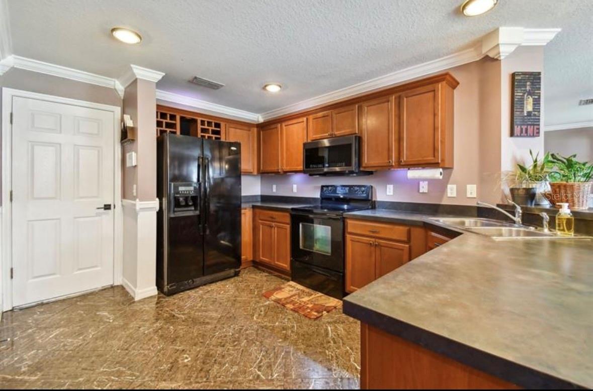 Image 9 of 22 For 18907 Randall Place