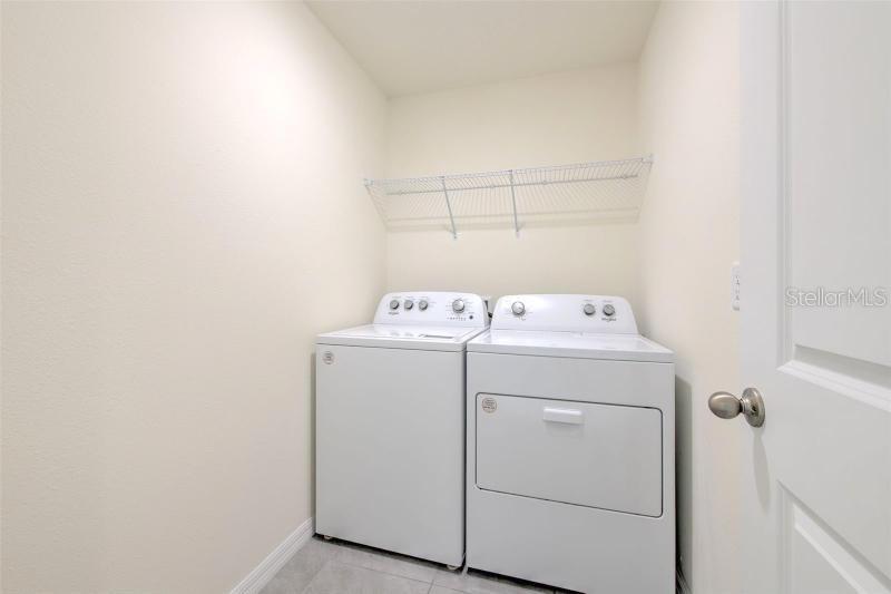 Listing photo id 9 for 2785 Gardiner Lane