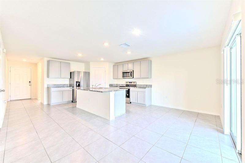 Listing photo id 4 for 2785 Gardiner Lane