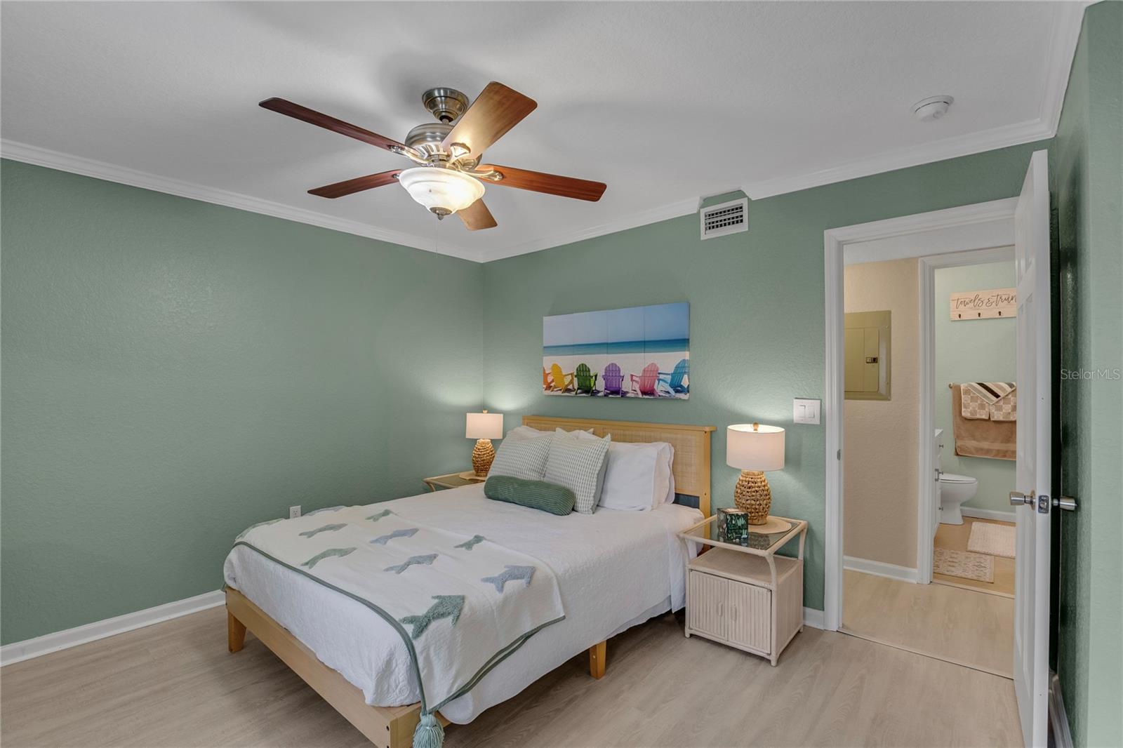 Image 14 of 23 For 716 Lyndhurst Street 701