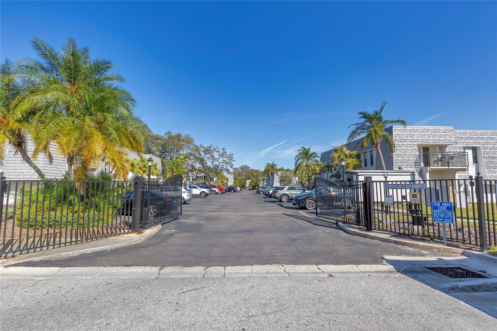 Image 21 of 23 For 716 Lyndhurst Street 701