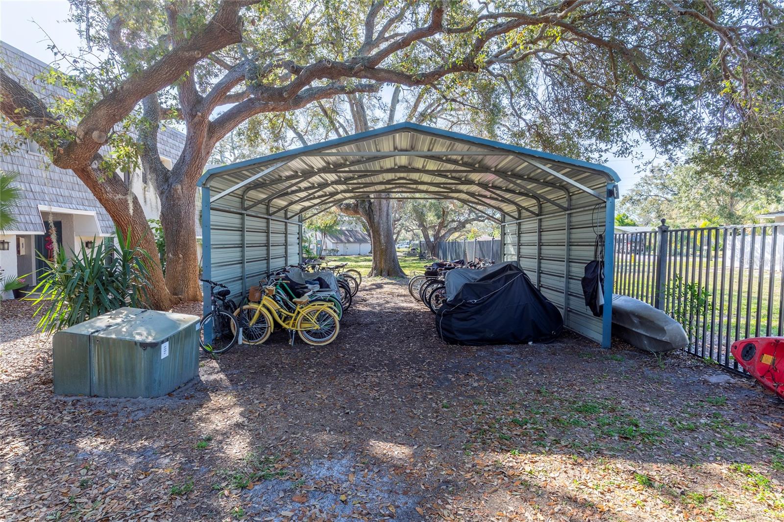 Image 23 of 23 For 716 Lyndhurst Street 701