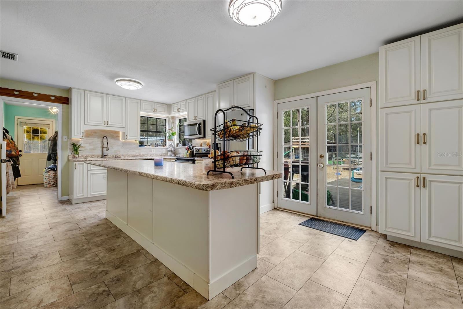 Image 10 of 29 For 976 Hassell Drive