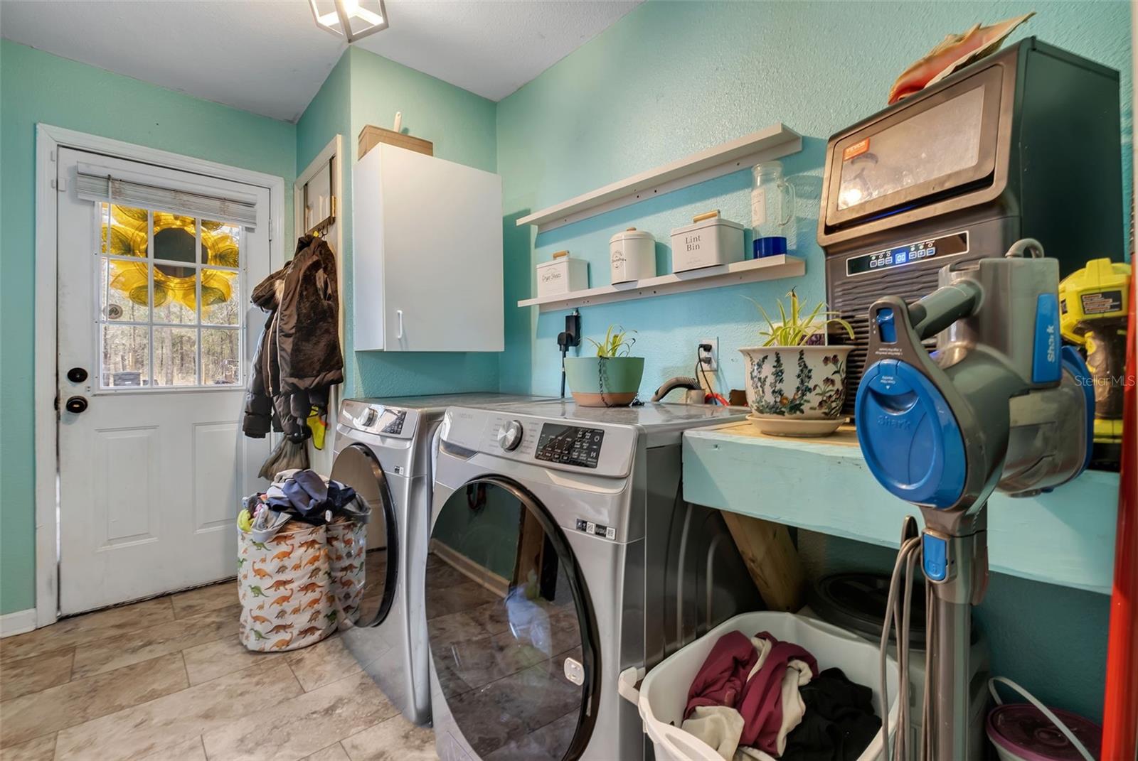 Image 14 of 29 For 976 Hassell Drive