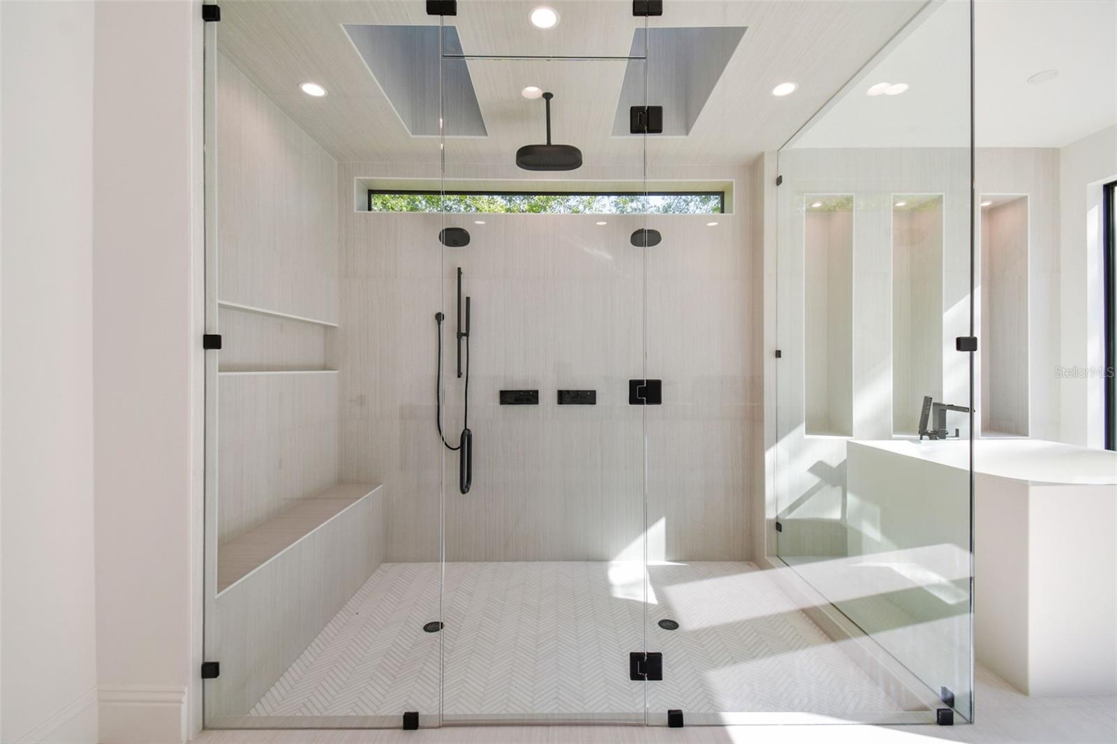 Image 29 of 83 For 17720 Royal Eagle Lane