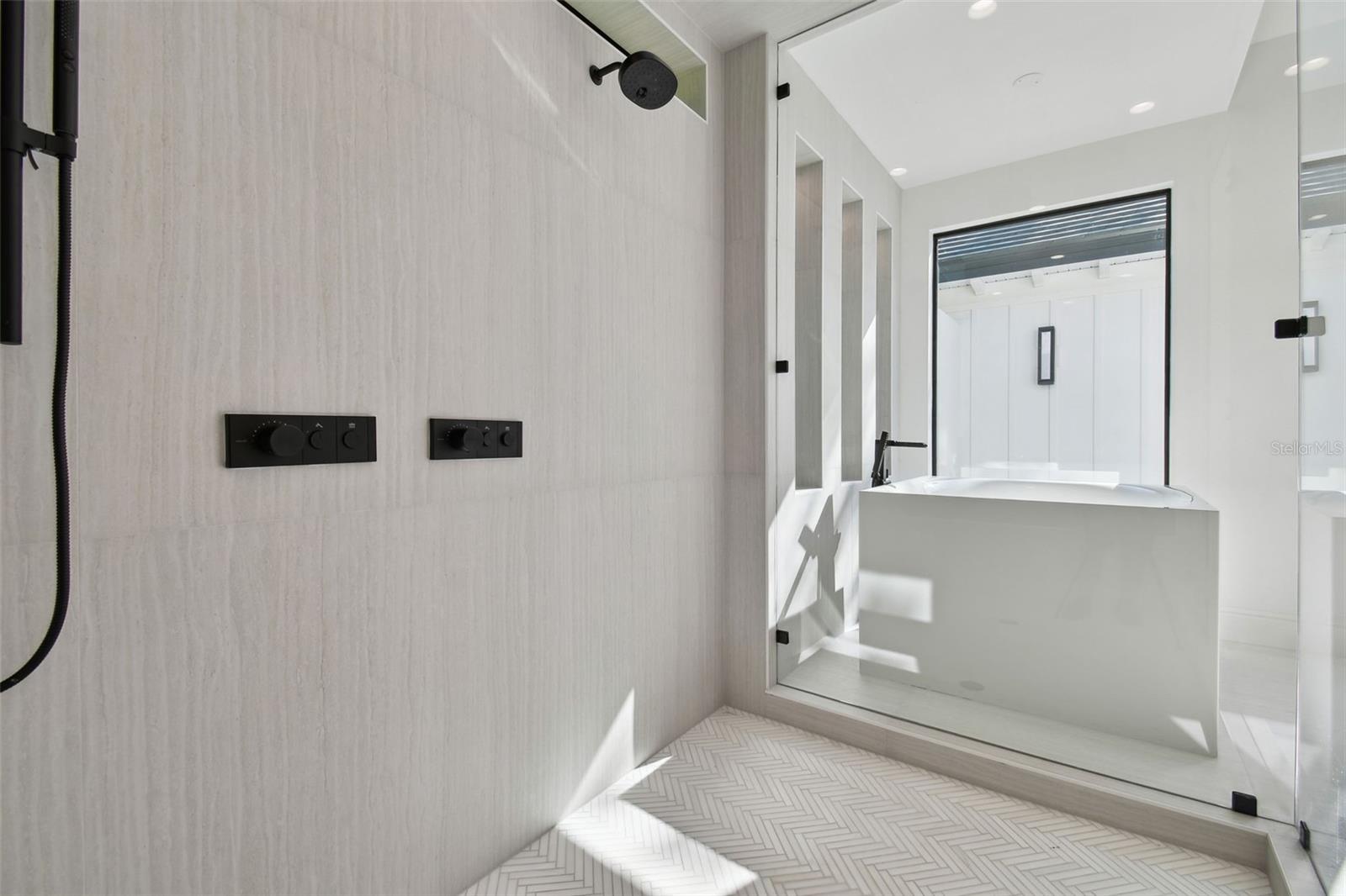 Image 30 of 83 For 17720 Royal Eagle Lane