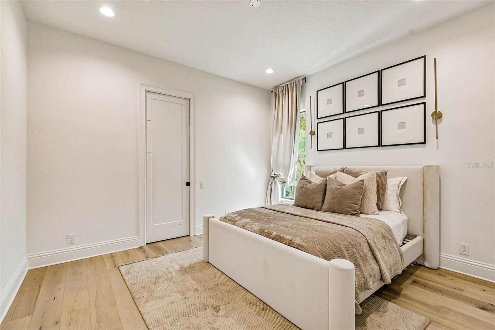 Image 39 of 83 For 17720 Royal Eagle Lane