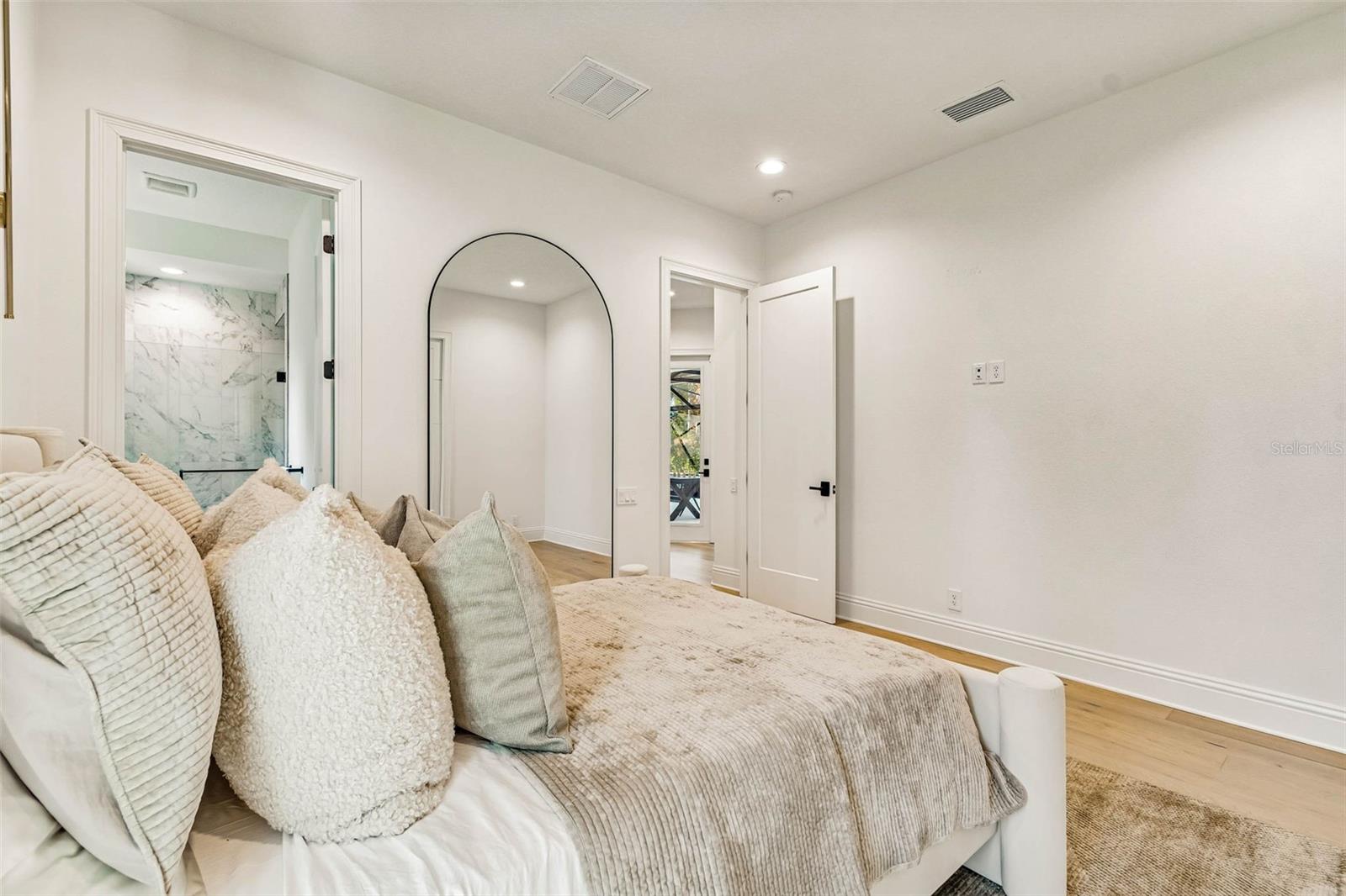 Image 40 of 83 For 17720 Royal Eagle Lane