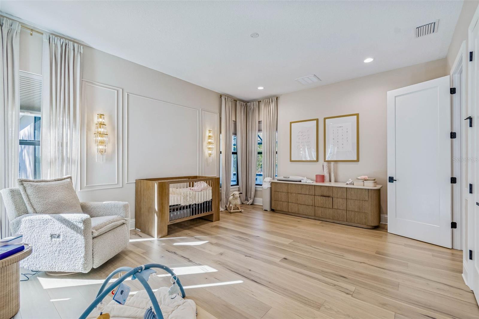 Image 45 of 83 For 17720 Royal Eagle Lane