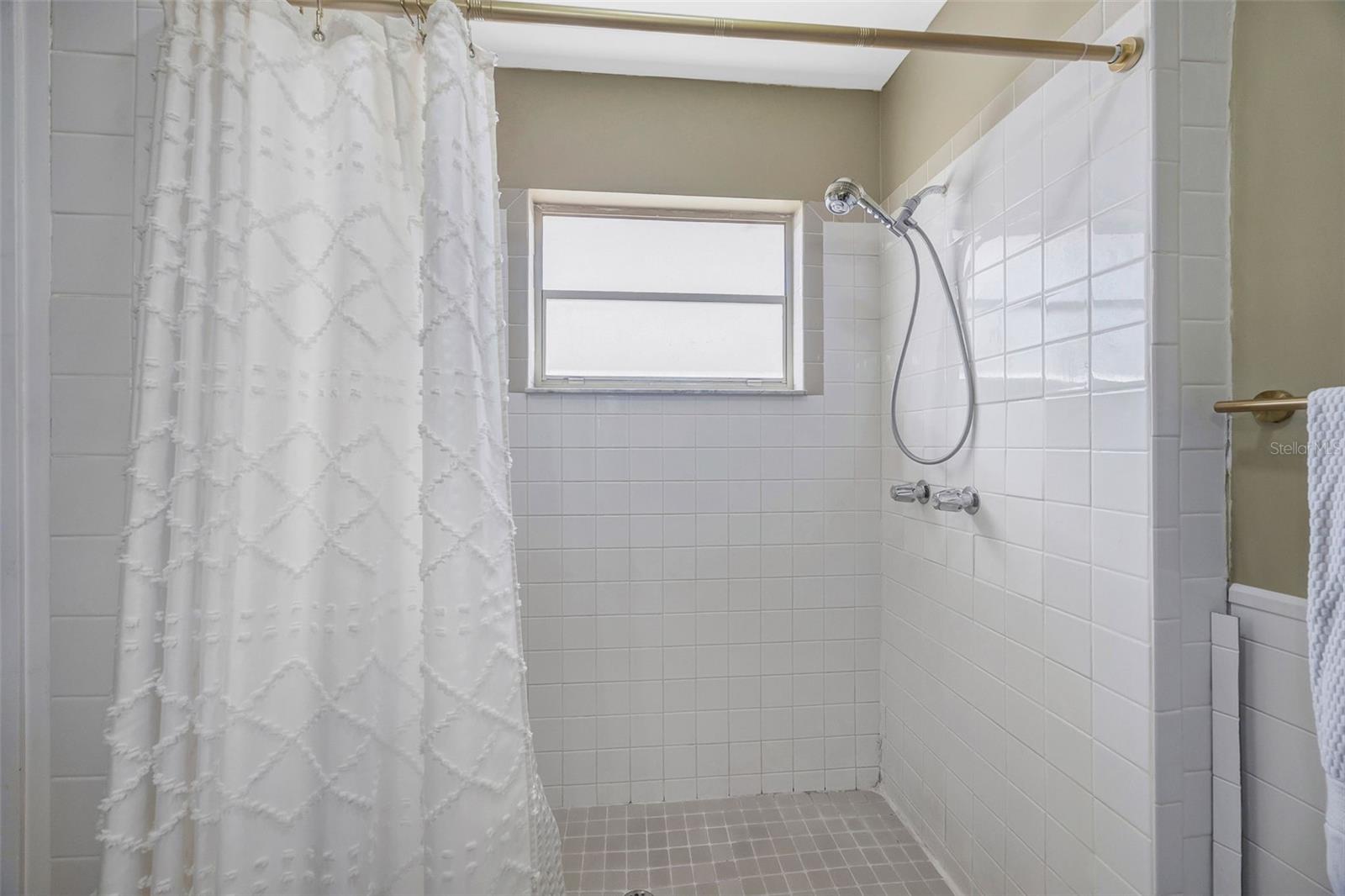 Image 35 of 52 For 1225 2nd Street