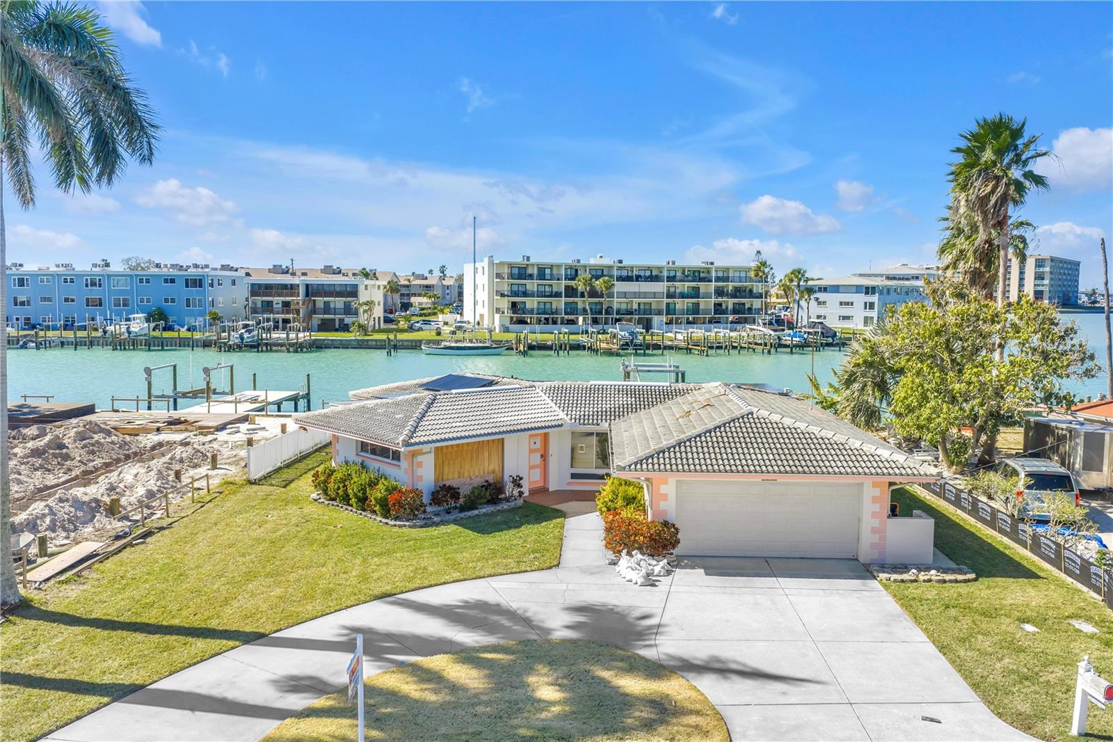 Listing photo id 14 for 12520 4th Street E