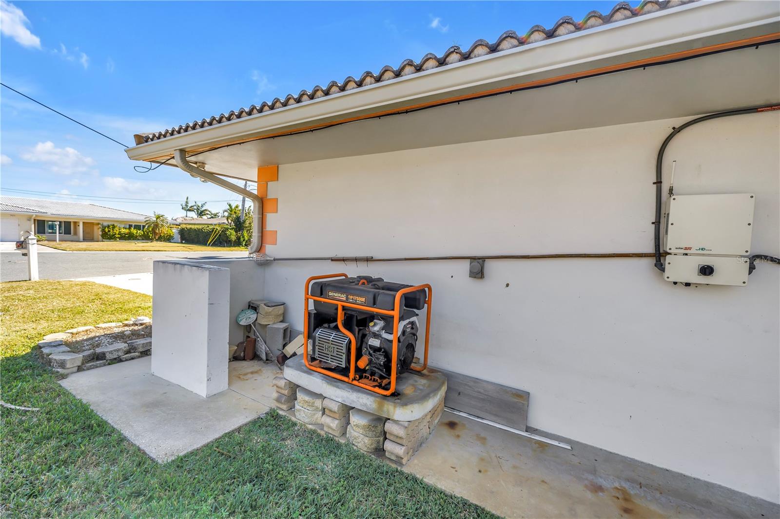 Listing photo id 15 for 12520 4th Street E