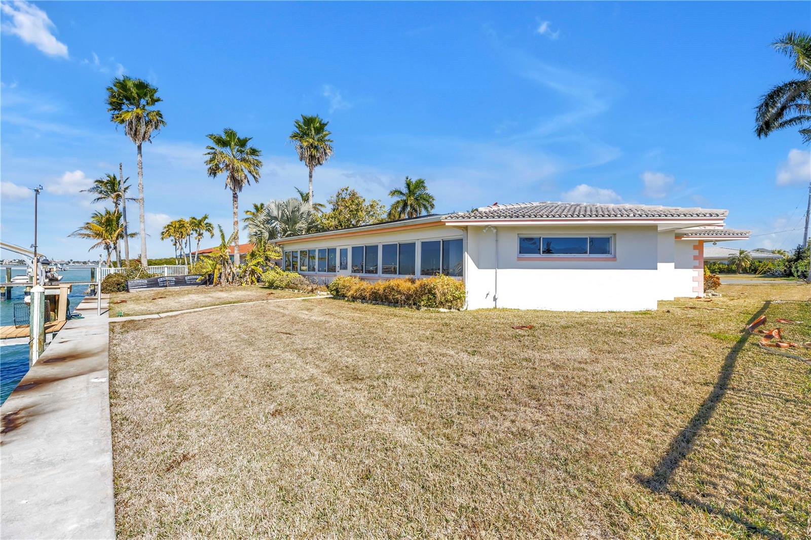 Listing photo id 27 for 12520 4th Street E