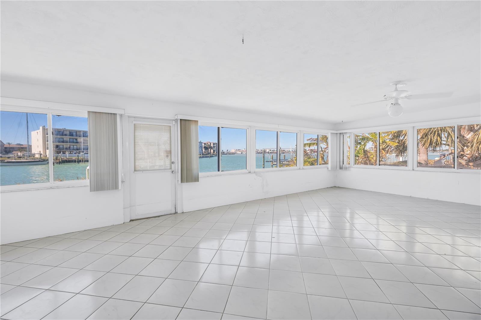 Listing photo id 35 for 12520 4th Street E