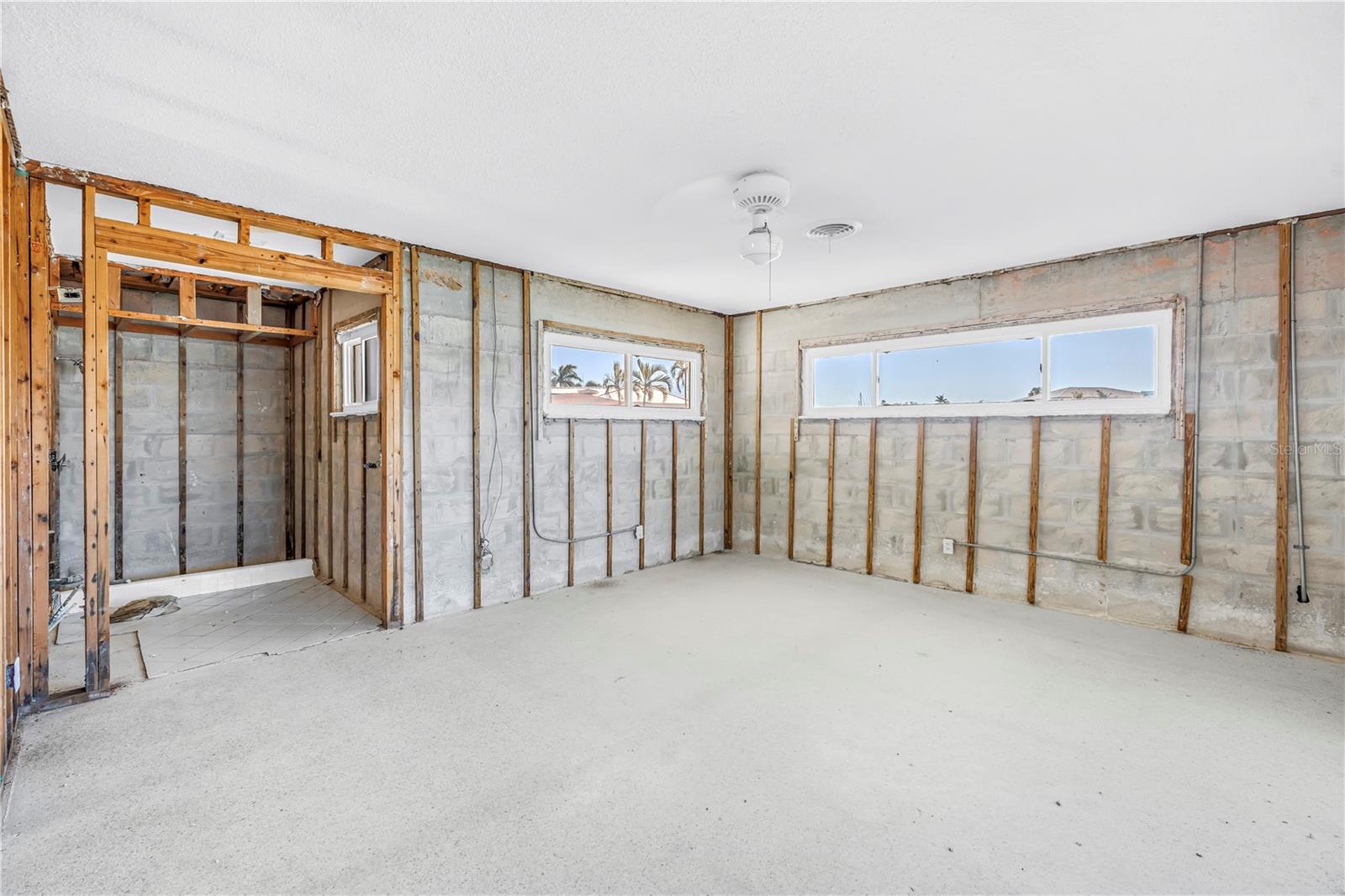 Listing photo id 39 for 12520 4th Street E