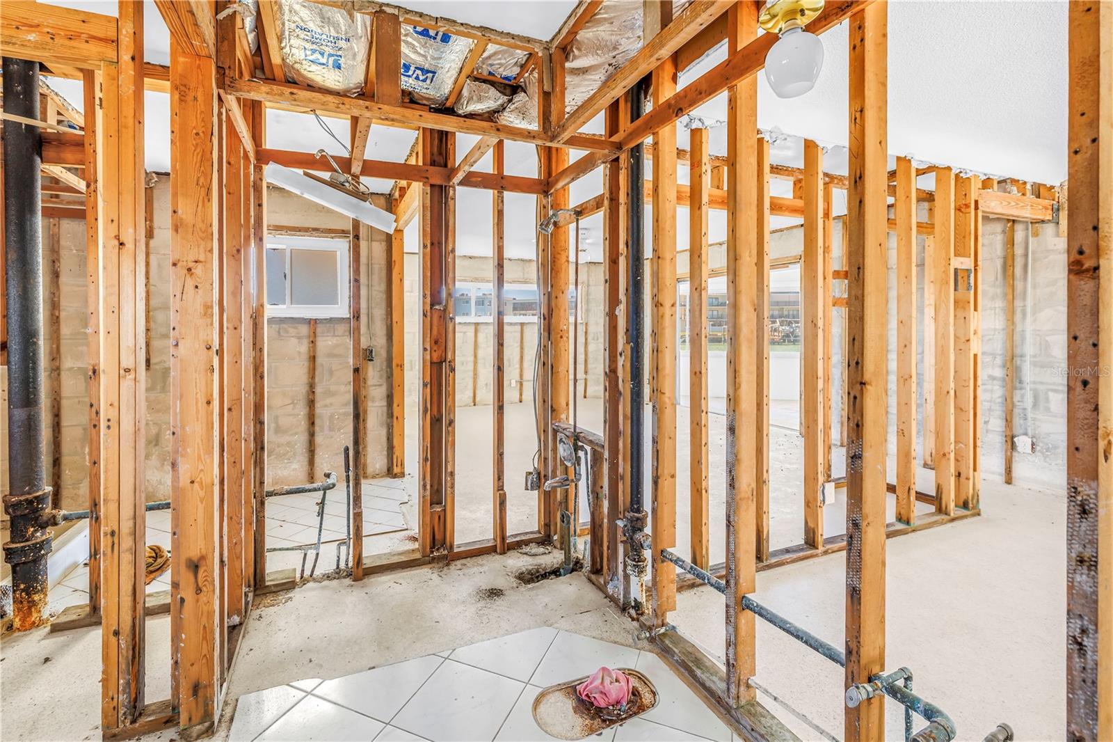 Listing photo id 40 for 12520 4th Street E