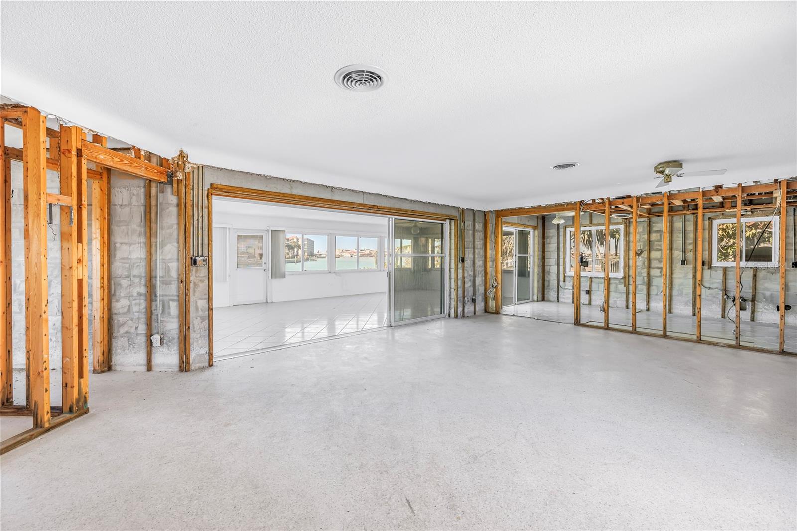 Listing photo id 42 for 12520 4th Street E