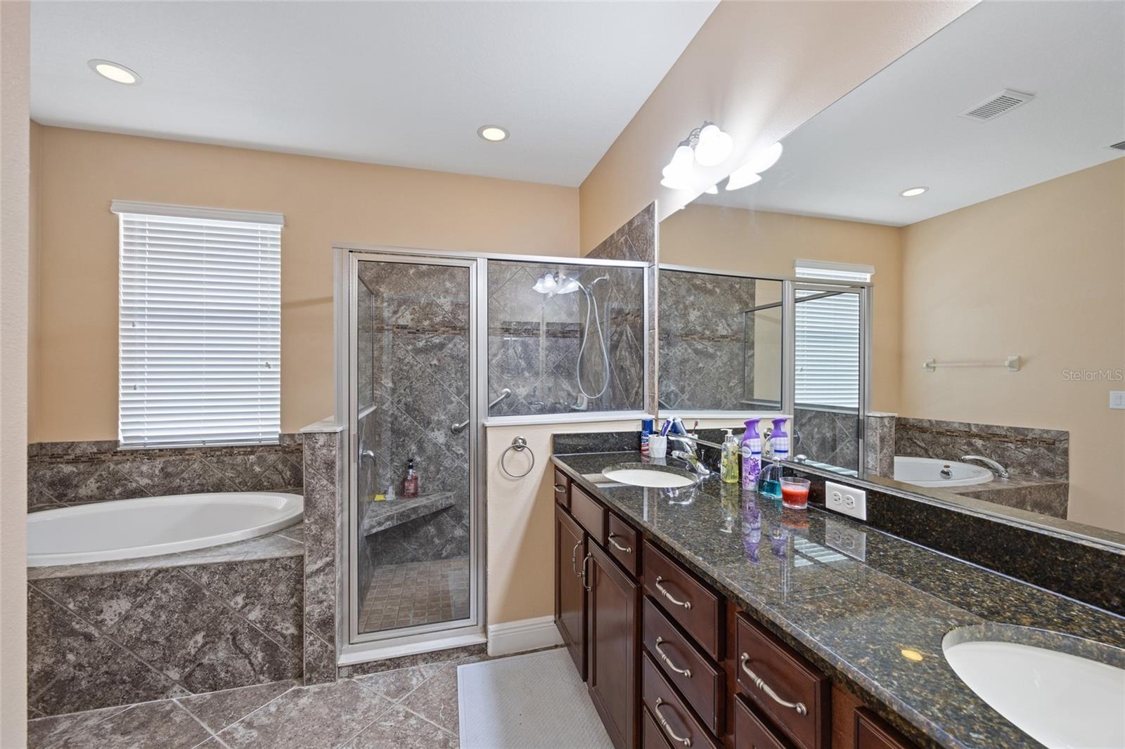 Listing photo id 15 for 11504 Harlan Eddy Court