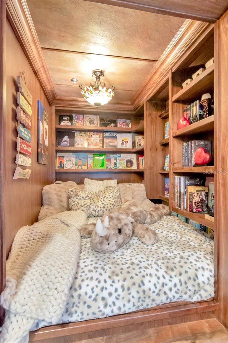 Listing photo id 9 for 36750 Us Highway 19 N 7-110